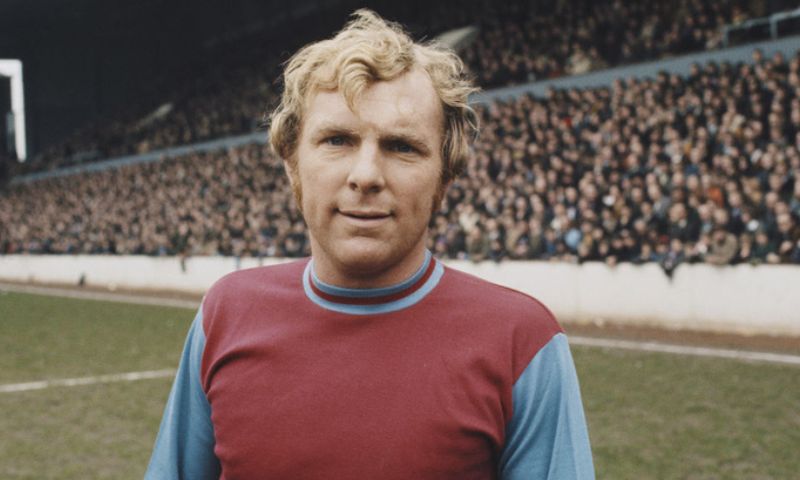 Tiểu Sử Bobby Moore - Sự Nghiệp Đầu Đời của Bobby Moore